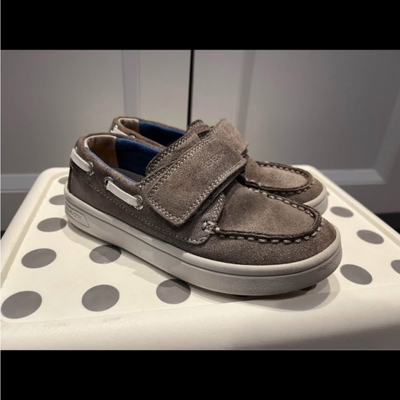 COPY - GEOX Boys EU 30 / US 12 boat shoes - Picture 1 of 6